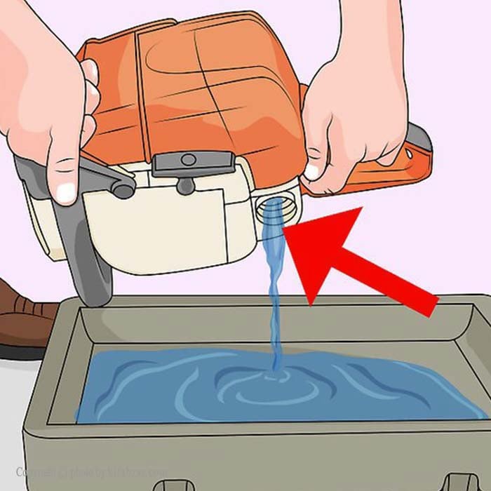 هرآنچه برای راه‌ اندازی اره زنجیری بنزینی باید بدانید 12