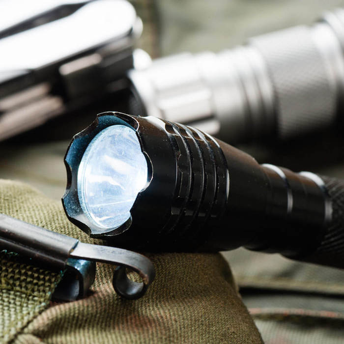 22 ابزار ضروری خانگی که بهتر است در خانه داشته باشید 4