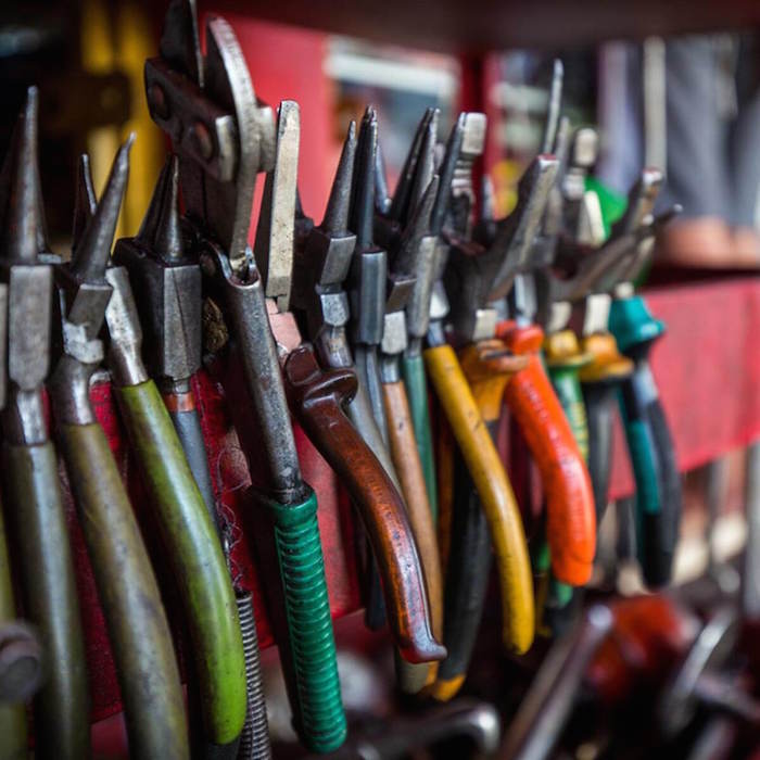 22 ابزار ضروری خانگی که بهتر است در خانه داشته باشید 5