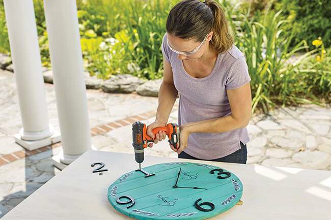 چگونه یک ساعت روستایی چوبی بسازیم؟ 7